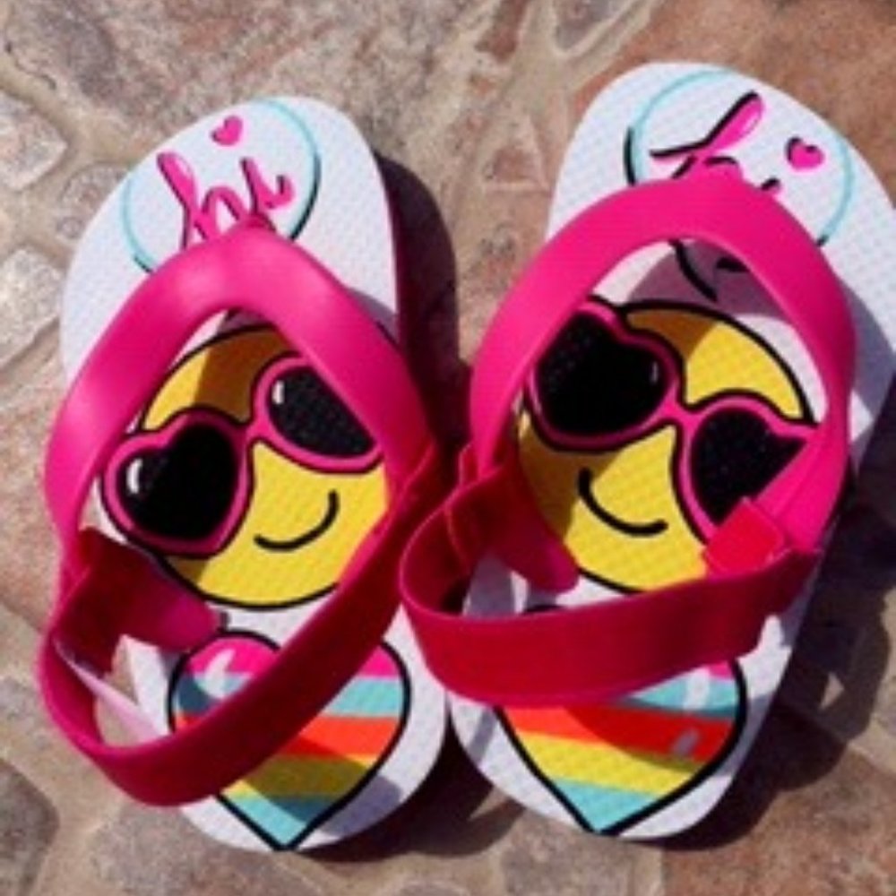 Adorable little girls flip flops  - NWOT